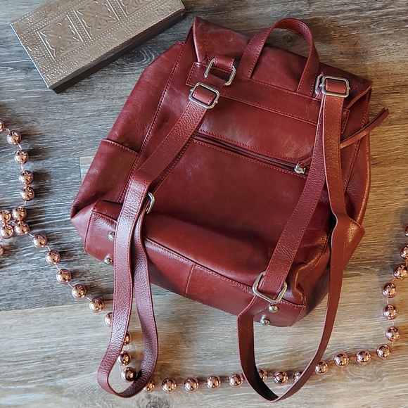 Wilsons Leather | Roma Genuine Leather Backpack - Picture 7 of 15